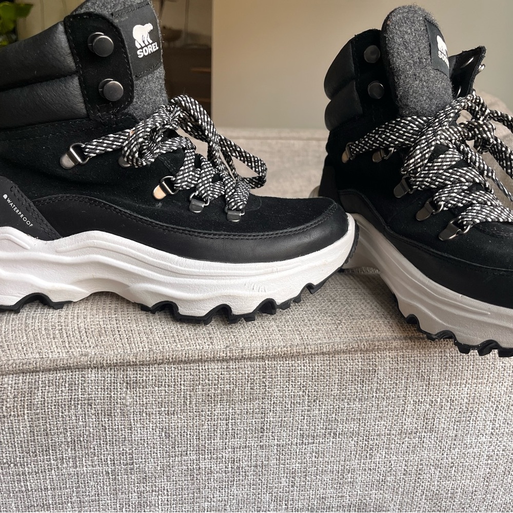 Sorel Black and White Winter Boots